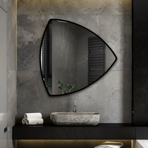 Trojúhelníkové zrcadlo v...