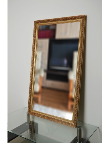 Zrcadlo v bohatém ornamentálním rámu... Zrcadlo v bohatém ornamentálním rámu...