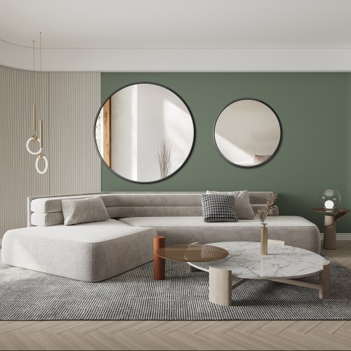 Kulatá zrcadla v černém...