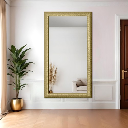 Moderní zrcadlo v bohatém...