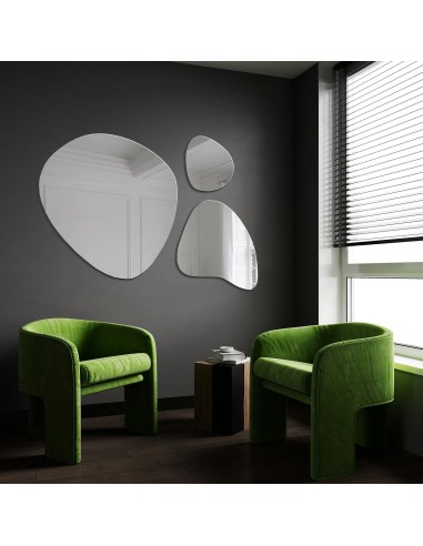 Sada tří zrcadel nepravidelného tvaru...