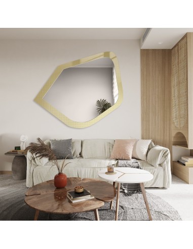 Dekorativní zrcadlo na ornamentálním...