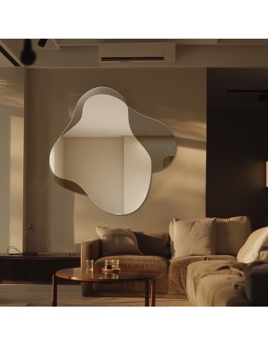 Nepravidelné zrcadlo na hnědé...