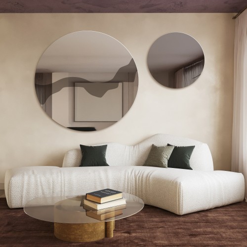 Kulatá zrcadla na hnědé...