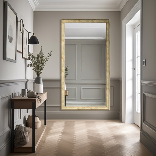 Zrcadlo ve zlatém dřevěném...