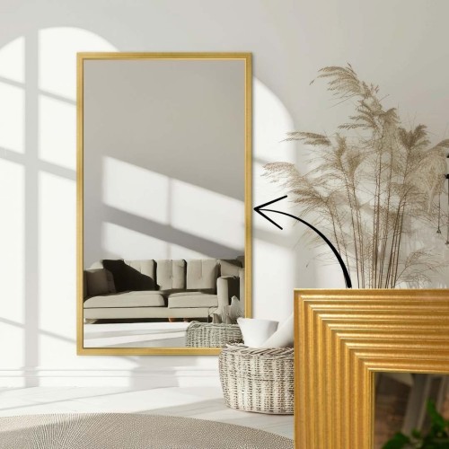 Zrcadlo v dřevěném rámu –...