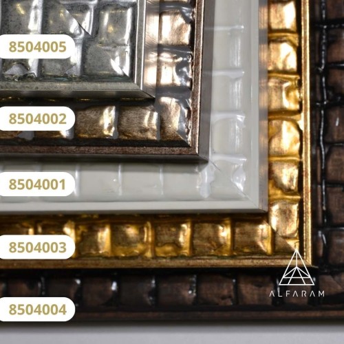 Zrcadlo v dřevěném rámu –... 2