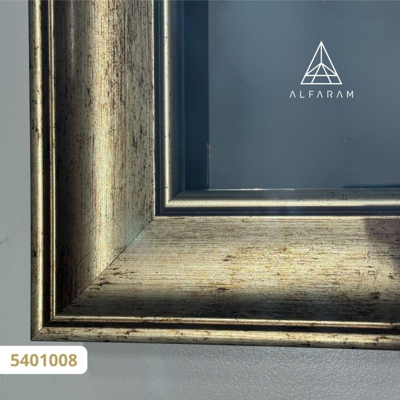 Zrcadlo ve zlatém dřevěném rámu – 5401008