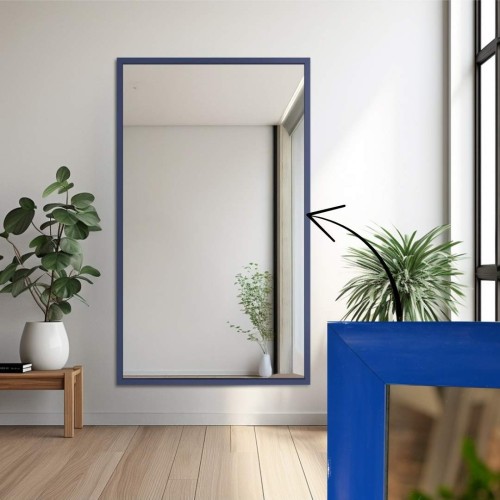 Zrcadlo v dřevěném rámu –...