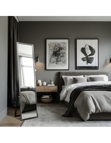 Stojící šatní zrcadlo v elegantním...