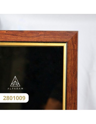 Stojící šatní zrcadlo v elegantním...