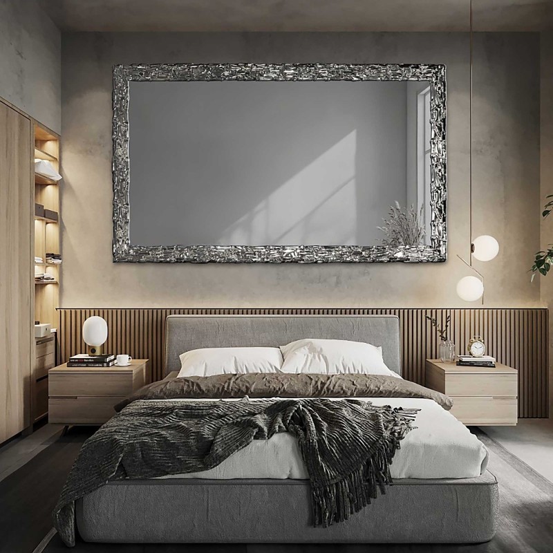 Elegantní nástěnné zrcadlo ve stříbrném rámu s grafitovým sklem – CLAUDE GRAPHITE