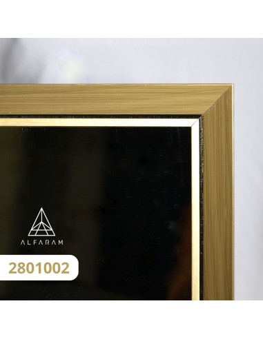 Stojící šatní zrcadlo v elegantním...