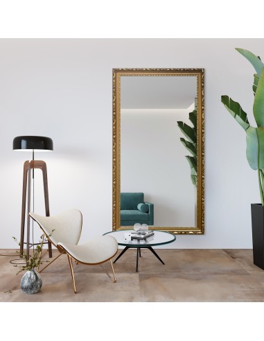 Zrcadlo ve zlatém ozdobném dřevěném...