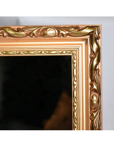 Zrcadlo ve zlatém ozdobném dřevěném...