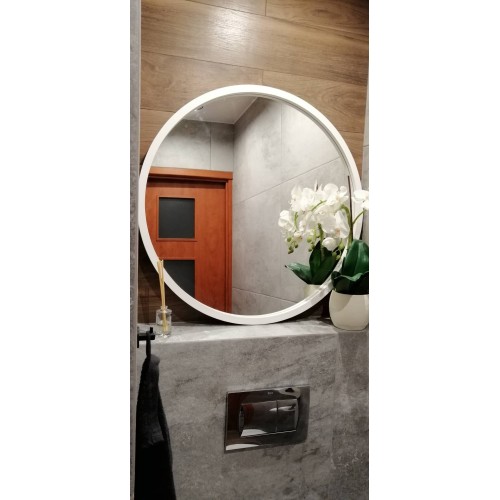 Kulaté zrcadlo v černém... 2