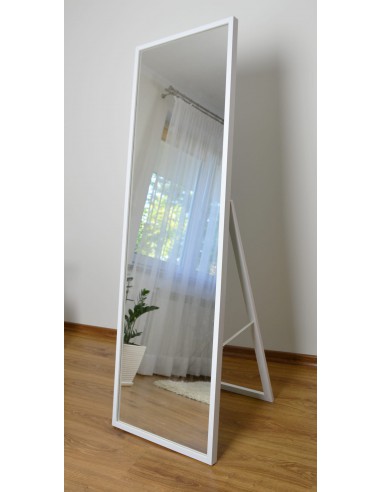 Stojací zrcadlo do šatny v tenkém...
