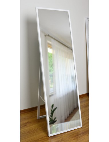 Stojací zrcadlo do šatny v tenkém...