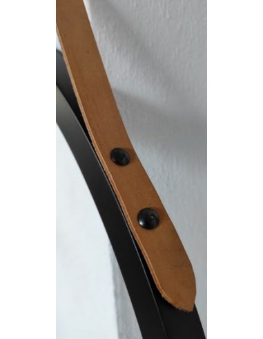 Kulaté zrcátko v černém matném rámu... Kulaté zrcátko v černém matném rámu...