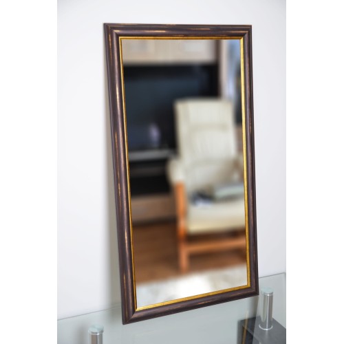 Zrcadlo v ozdobném rámu -...