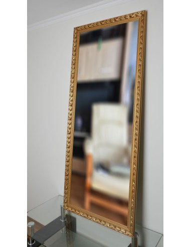 Zrcadlo v bohatém ornamentálním rámu... Zrcadlo v bohatém ornamentálním rámu...