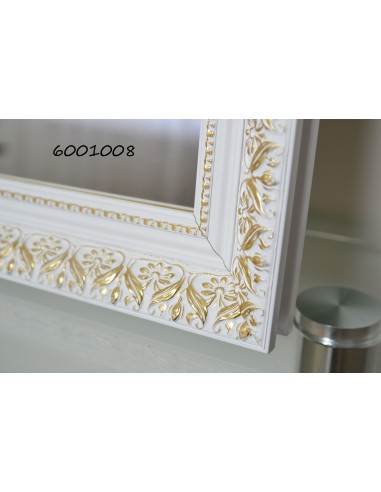 Zrcadlo v bohatém ornamentálním rámu... Zrcadlo v bohatém ornamentálním rámu...