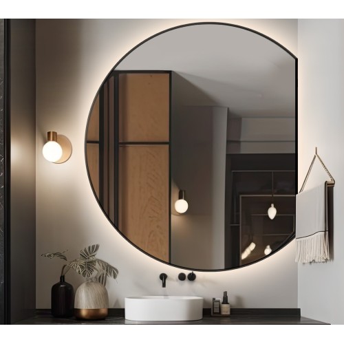 Kulaté zrcadlo v černém...