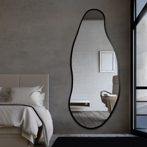 Zrcadlo v organickém tvaru...